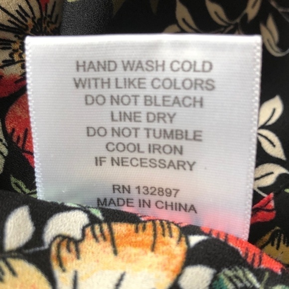 Rose & Olive Black Floral Long Sleeve Blouse Size Small - Picture 10 of 12